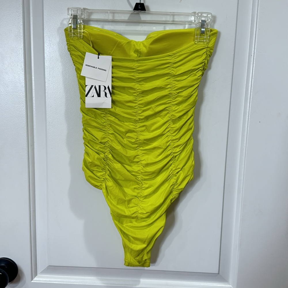 *NEW* ZARA STRAPLESS NEON YELLOW RUCHED ONE PIECE SWIM SUIT SMALL - Picture 5 of 8
